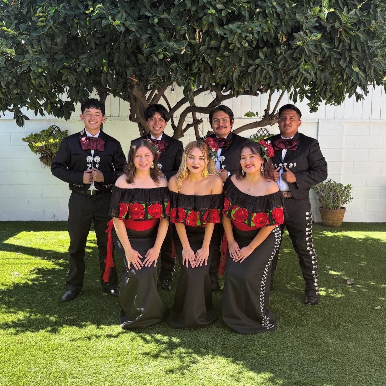 Mariachi A la Antigua — Mariachis in Los Angeles, CA